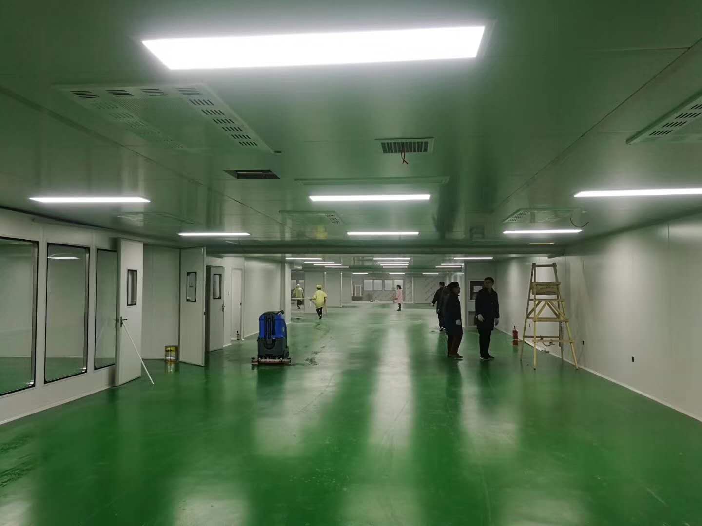 空气樱花草在线社区www日本高清车间